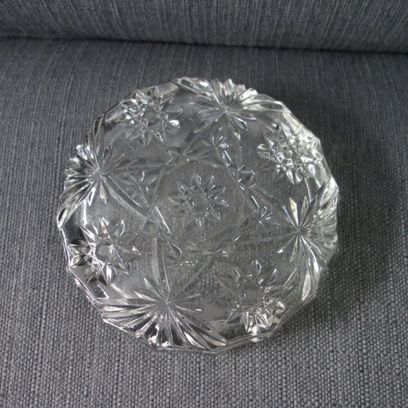 Vintage Fancy Glass Ash Tray - Picture 4 of 8